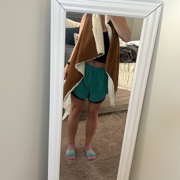 Sherpa Vest - Picture 3 of 3